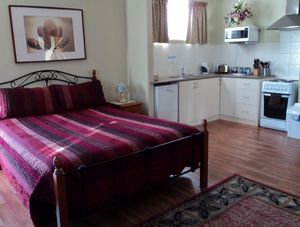 อามาดาเลคอทเทจเบดแอนด์เบรคฟาส Bed & Breakfast เรดคลิฟฟ์ ภายนอก รูปภาพ