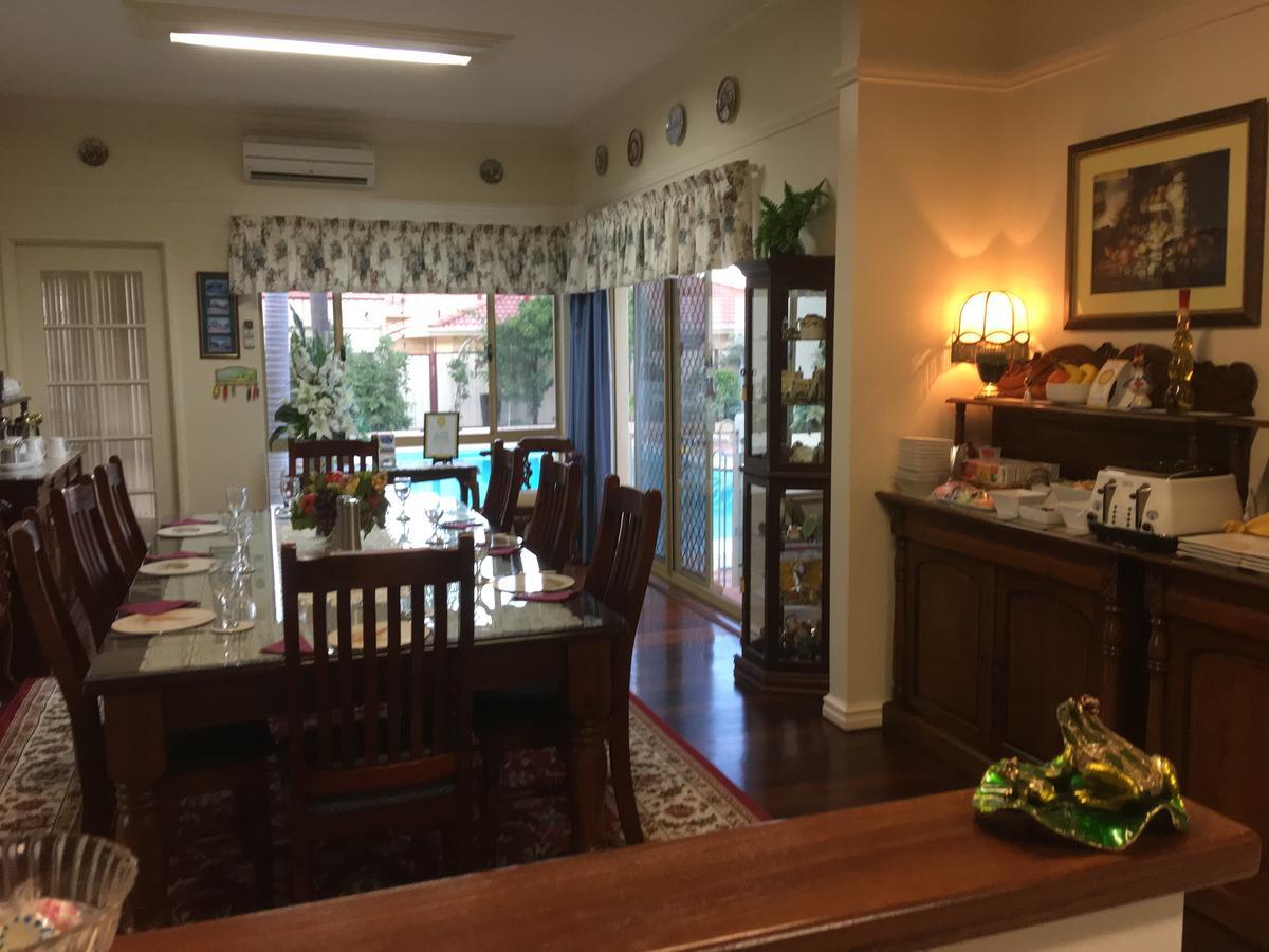 อามาดาเลคอทเทจเบดแอนด์เบรคฟาส Bed & Breakfast เรดคลิฟฟ์ ภายนอก รูปภาพ